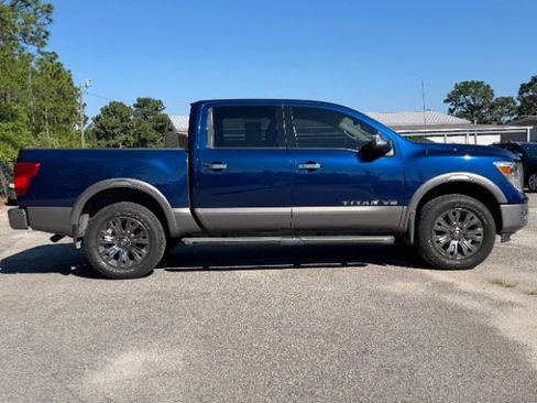 Used 2018 Nissan Titan Platinum Reserve w/ Platinum Utility Package AWD/4WD image 2