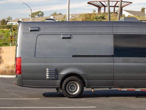 Used 2021 Mercedes-Benz Sprinter 4500 w/ Parking Package image 35