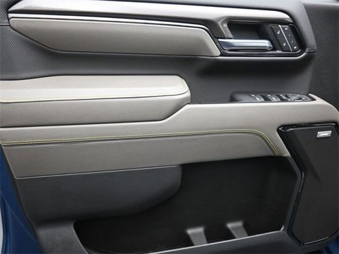 Used 2024 Chevrolet Silverado 2500 ZR2 w/ Technology Package image 21