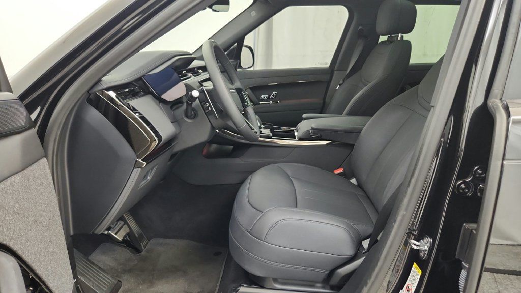 Used 2025 Land Rover Range Rover Sport Dynamic SE AWD/4WD image 27