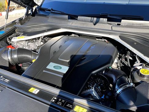 Used 2023 Land Rover Range Rover SE image 31