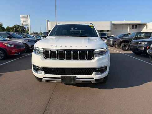 Certified 2024 Jeep Wagoneer Series II AWD/4WD image 2