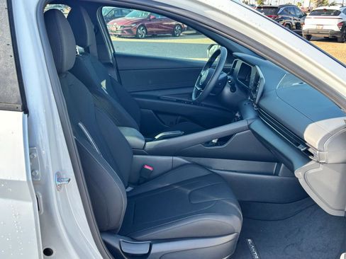 New 2026 Hyundai Elantra Sport FWD image 22