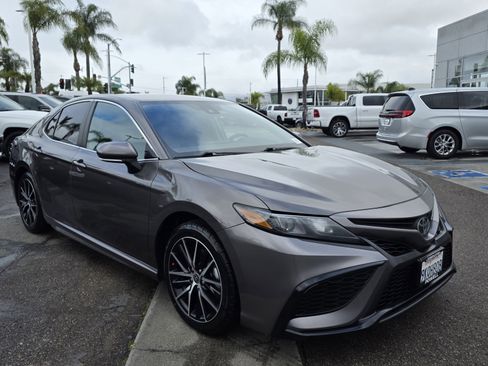 Used 2024 Toyota Camry SE image 6