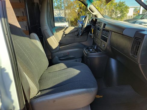 Used 2020 GMC Savana 2500 w/ Driver Convenience Package image 7