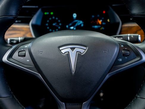 Used 2019 Tesla Model S AWD image 40