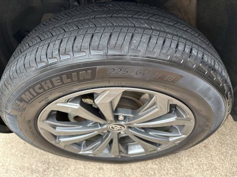 Used 2023 Toyota RAV4 Limited image 23