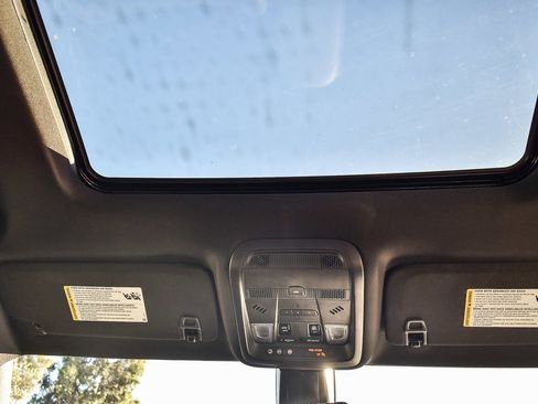 Used 2022 Cadillac XT6 Premium Luxury image 15