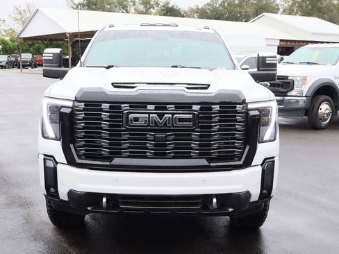 Used 2024 GMC Sierra 2500 Denali Ultimate image 3
