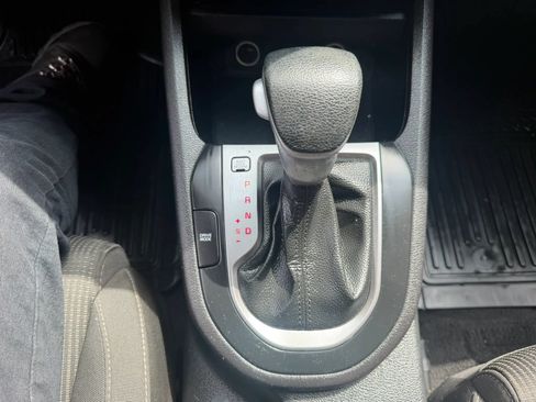Used 2020 Kia Forte LXS FWD image 26