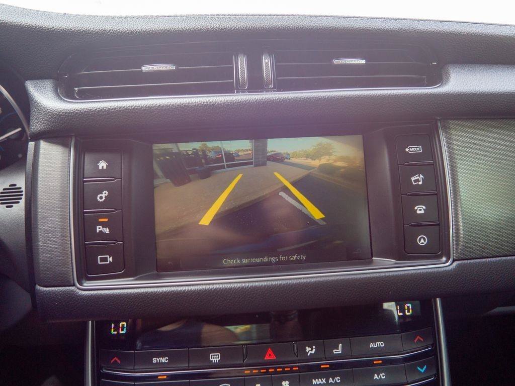 Used 2018 Jaguar XF S RWD image 23