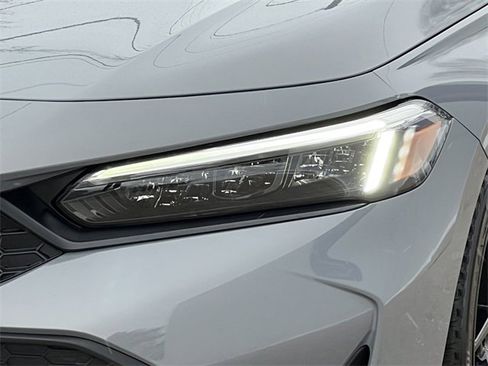 Used 2025 Honda Civic Sport image 32