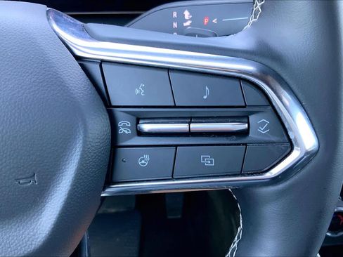 Used 2025 Chevrolet Traverse LT FWD image 25