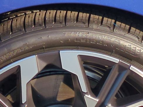 Certified 2025 BMW 230i 230i w/ M Sport Package image 12