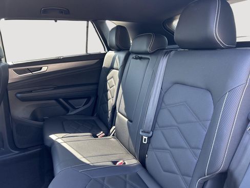 Certified 2025 Volkswagen Atlas Cross Sport SE AWD/4WD image 11