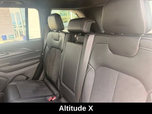 Used 2024 Jeep Grand Cherokee Altitude AWD/4WD image 10