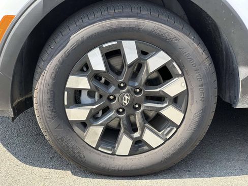 Used 2025 Hyundai Santa Cruz SE AWD/4WD image 7