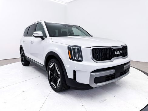 Used 2023 Kia Telluride EX FWD image 14