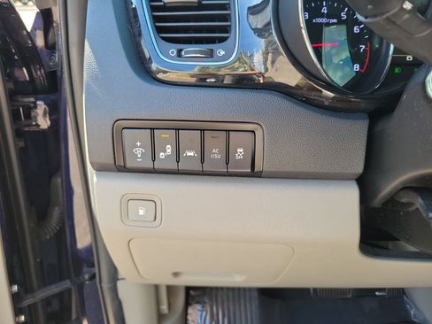 Used 2019 Kia Sedona EX w/ EX Premium Package image 29