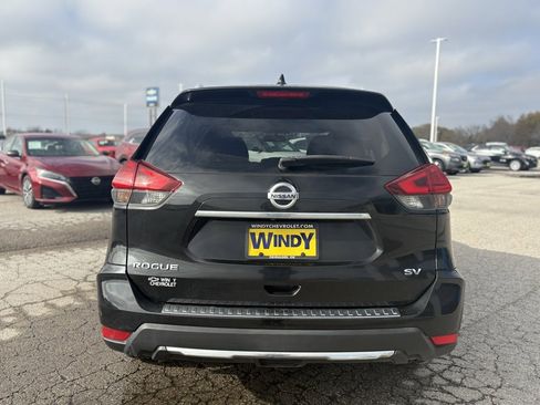 Used 2017 Nissan Rogue SV image 6