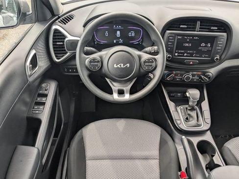 Certified 2025 Kia Soul LX w/ LX Technology Package FWD image 14