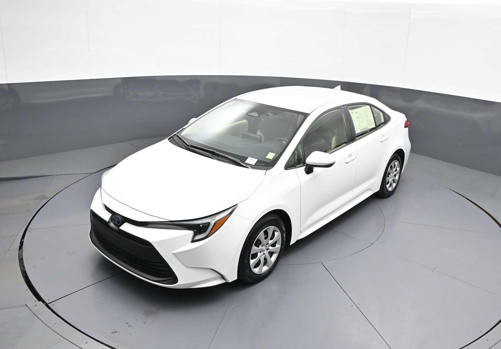 Used 2023 Toyota Corolla LE FWD image 32
