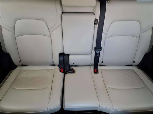 Used 2023 Nissan Pathfinder SL w/ Black Appearance Package image 17