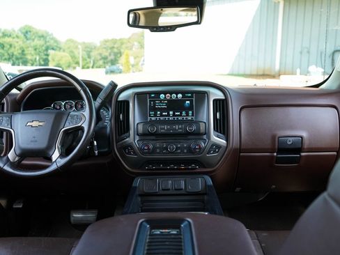 Used 2018 Chevrolet Silverado 1500 High Country AWD/4WD image 10