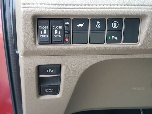 Used 2023 Honda Odyssey Elite image 9