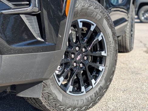 Used 2025 Chevrolet Traverse Z71 w/ Driver Confidence Package image 37