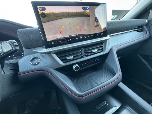 Used 2025 Ford Explorer ST-Line w/ ST-Line Street Pack AWD/4WD image 9