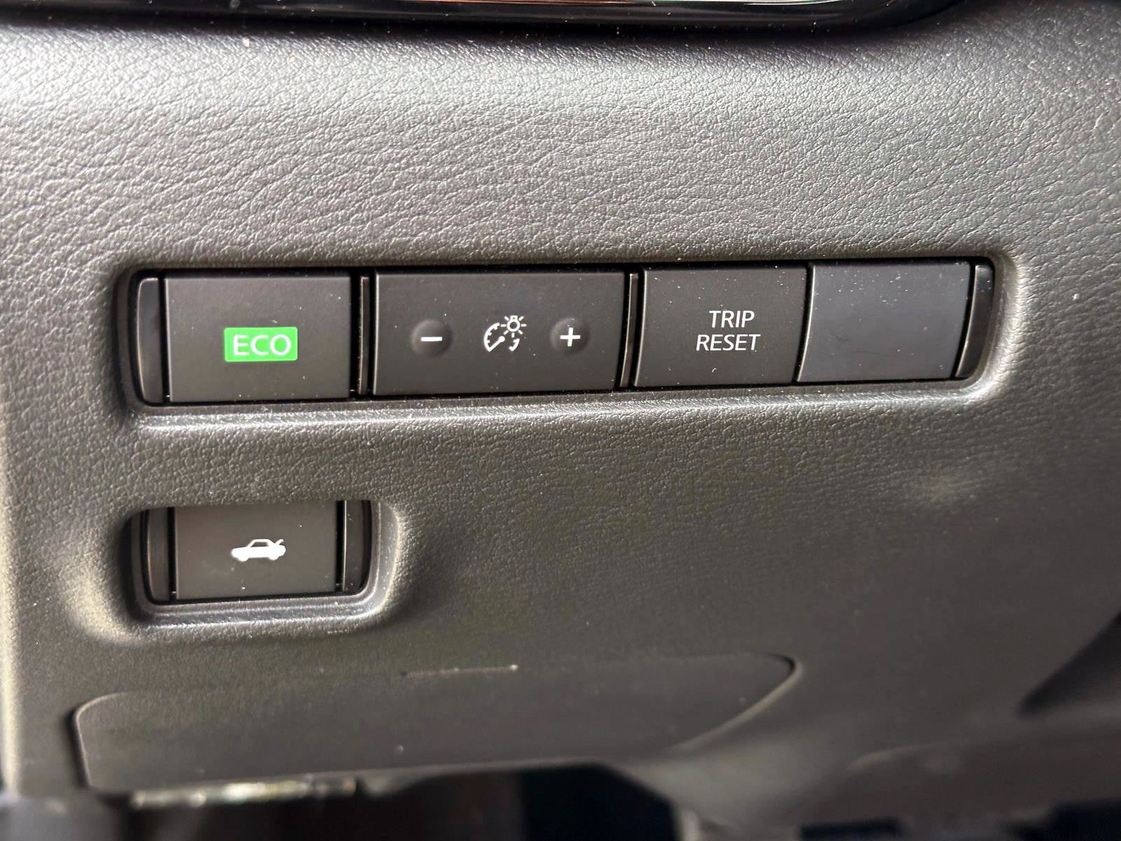 Certified 2023 Nissan Sentra SV FWD image 19