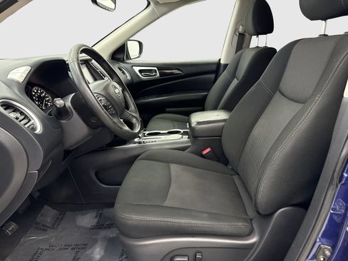 Used 2020 Nissan Pathfinder SV FWD image 17