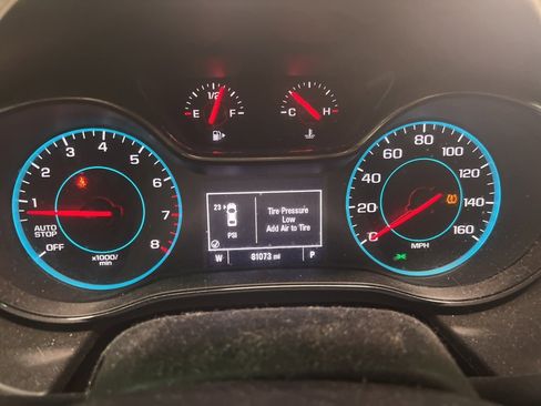 Used 2018 Chevrolet Cruze LT w/ Convenience Package image 2