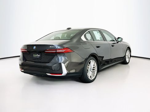 Used 2024 BMW 530i xDrive image 9