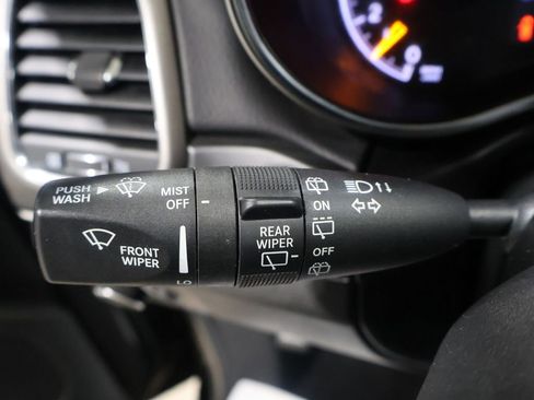 Used 2019 Jeep Grand Cherokee Limited image 42