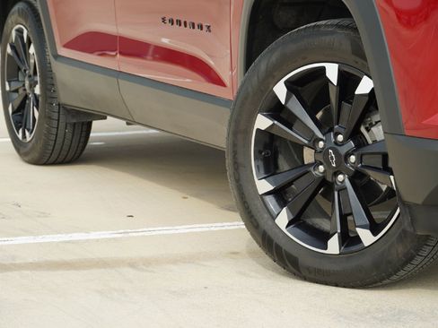 Used 2025 Chevrolet Equinox RS image 3