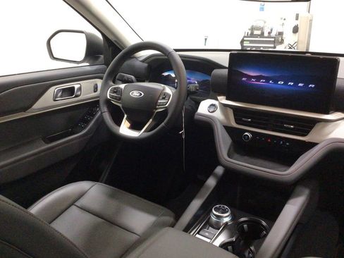 New 2026 Ford Explorer Active AWD/4WD image 16