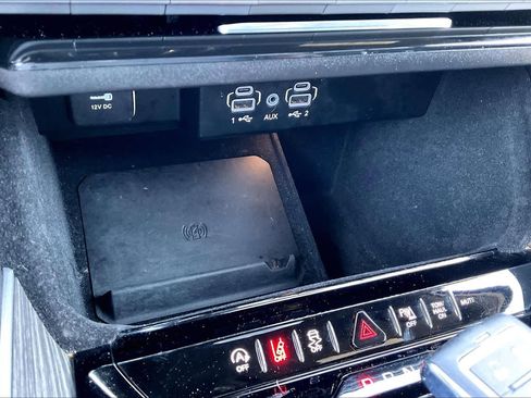 Used 2024 Jeep Wagoneer L Series II w/ Flexible Seating Group RWD image 30
