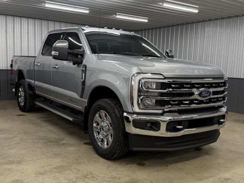 Used 2024 Ford F250 Lariat w/ Chrome Package image 9