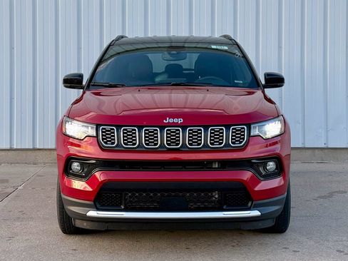 Used 2025 Jeep Compass Limited AWD/4WD image 9