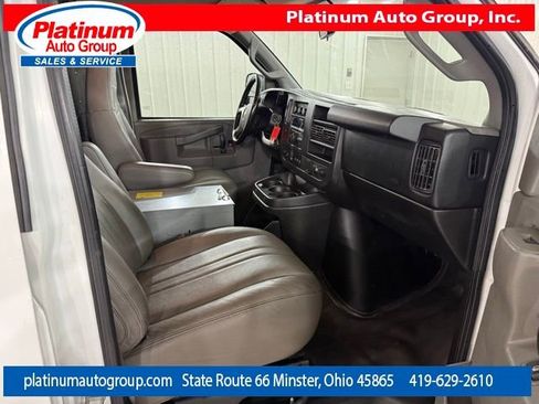 Used 2016 Chevrolet Express 3500 Extended image 36