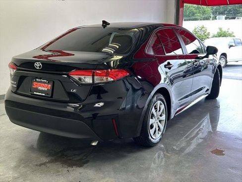 Certified 2025 Toyota Corolla LE w/ Convenience Package FWD image 3