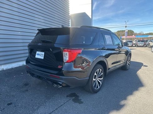 Used 2023 Ford Explorer ST image 3