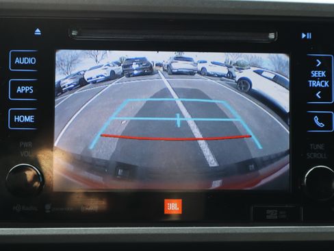 Used 2018 Toyota Tacoma TRD Off-Road w/ TRD Premium Off Road Package image 34