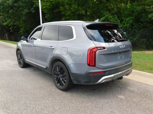 Used 2022 Kia Telluride SX w/ Towing Package FWD image 3
