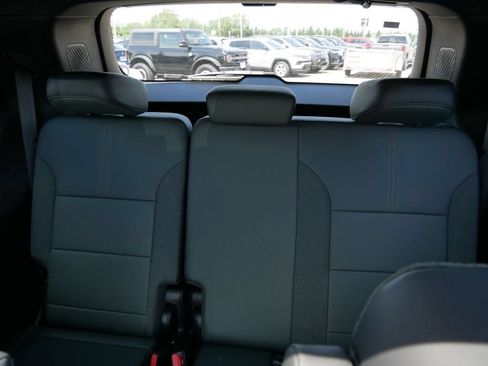 New 2026 GMC Acadia AT4 w/ Luxury Package AWD/4WD image 9