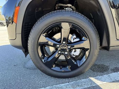 New 2025 Jeep Grand Cherokee Limited image 34