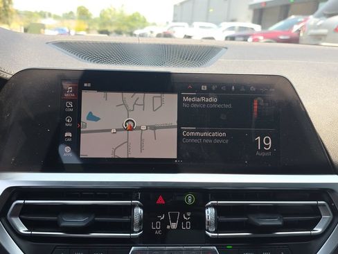 Used 2019 BMW 330i Sedan w/ Premium Package RWD image 16