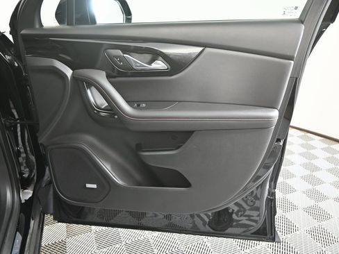 Used 2022 Chevrolet Blazer RS w/ Enhanced Convenience Package image 12